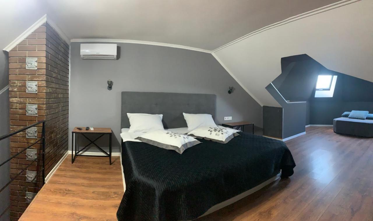 Beregynya Motel Yuzhnoukrainsk Buitenkant foto
