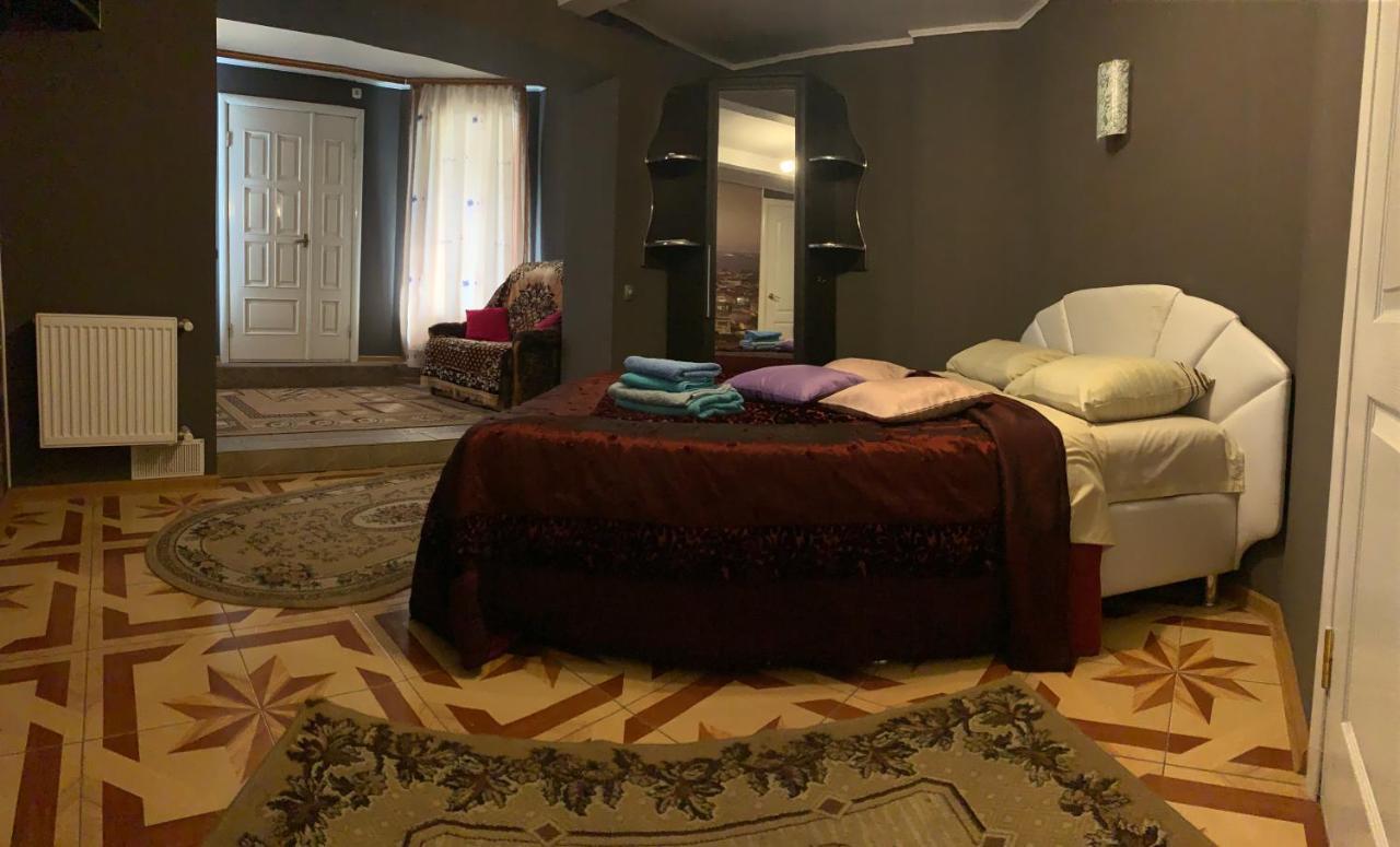 Beregynya Motel Yuzhnoukrainsk Buitenkant foto