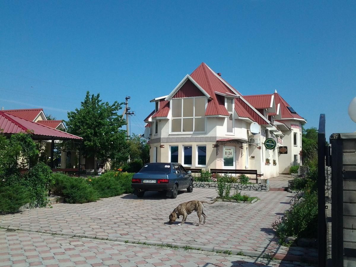 Beregynya Motel Yuzhnoukrainsk Buitenkant foto