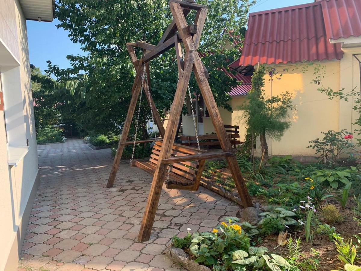 Beregynya Motel Yuzhnoukrainsk Buitenkant foto