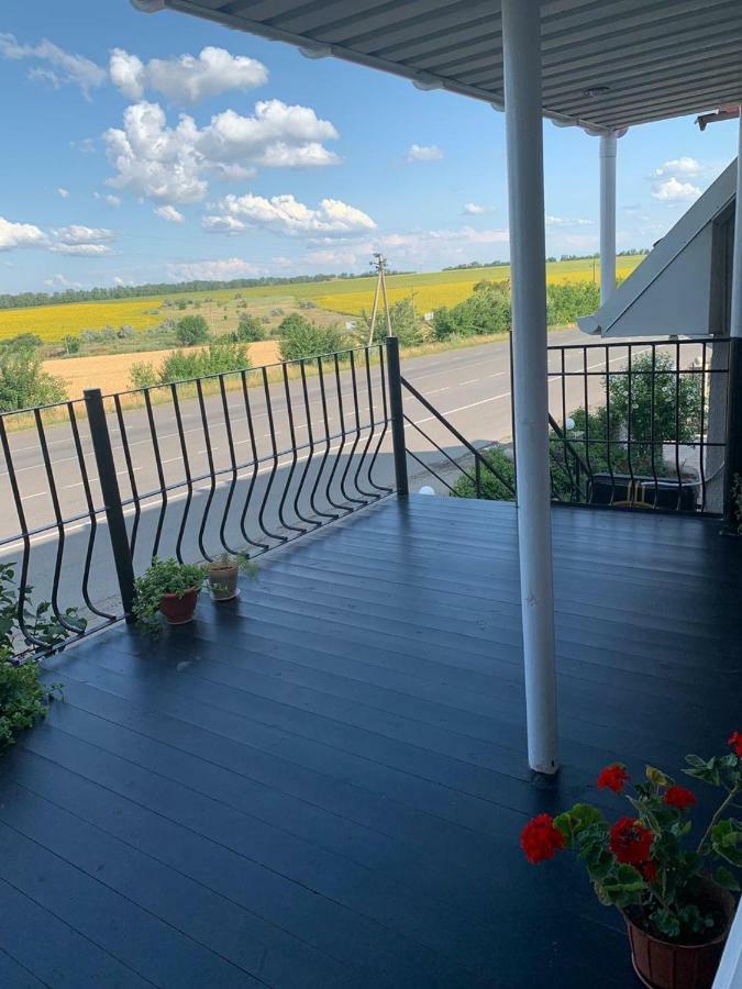 Beregynya Motel Yuzhnoukrainsk Buitenkant foto