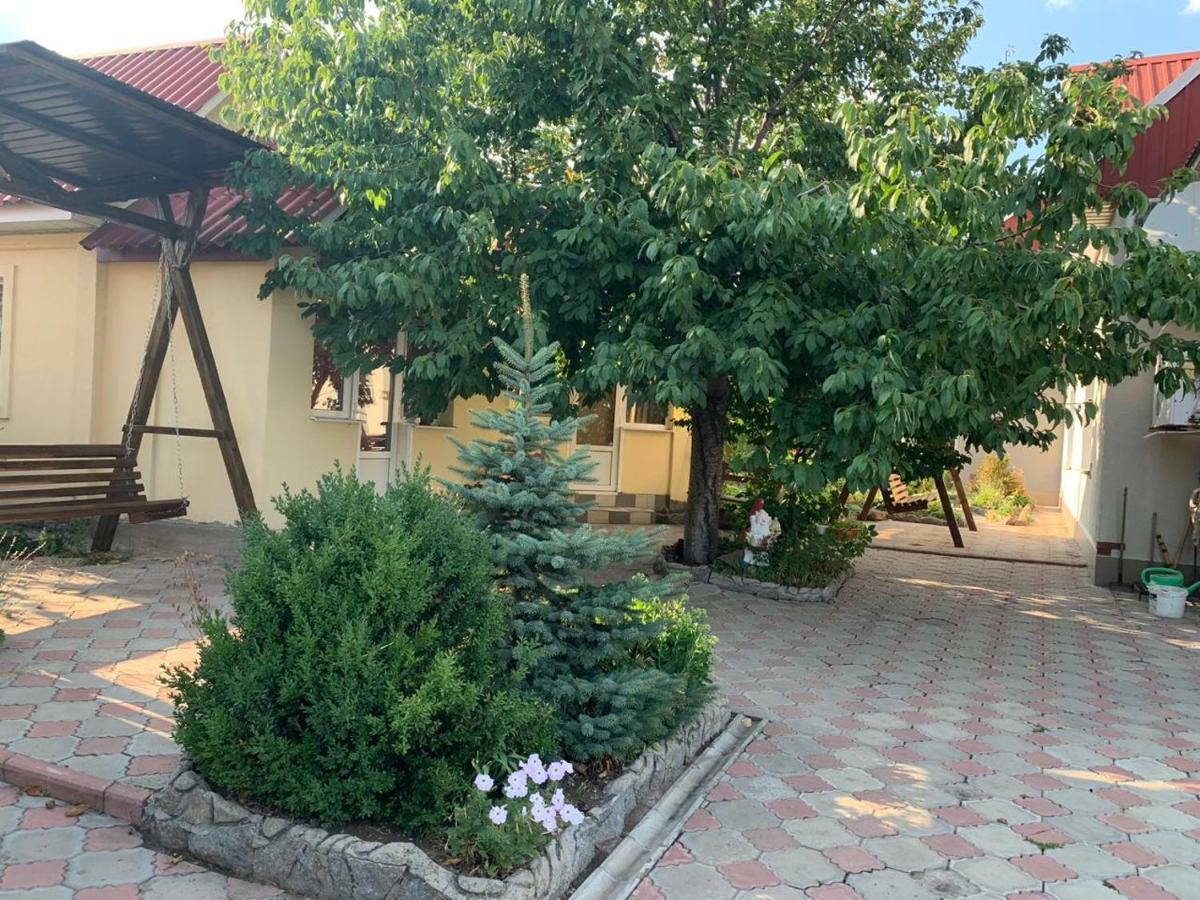 Beregynya Motel Yuzhnoukrainsk Buitenkant foto